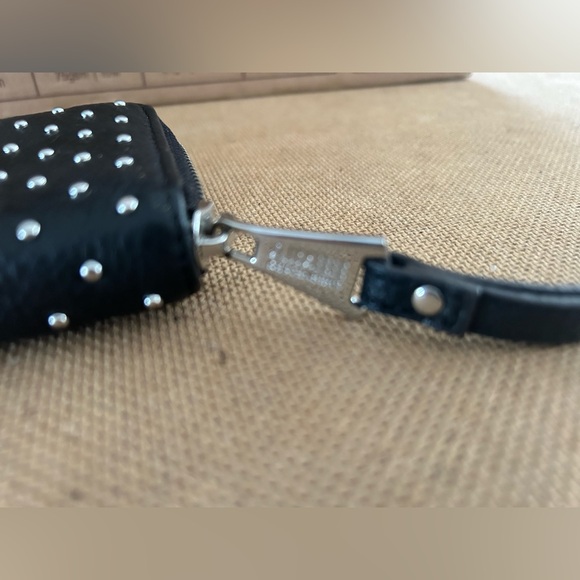 Aimee Kesterberg (USA), black leather wristlet wallet, with RFID PROTECTION, - Picture 4 of 6